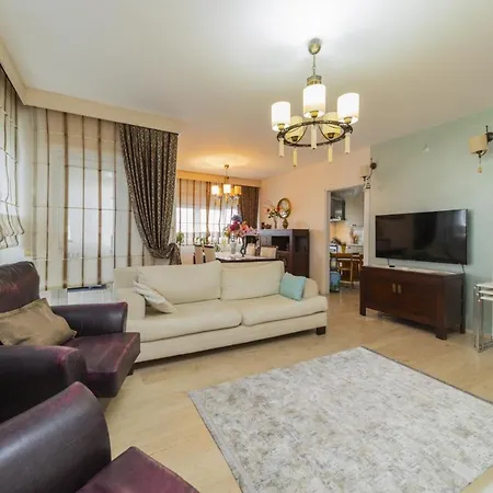Flat With Balcony 3 Min To Konyaalti Apartment *