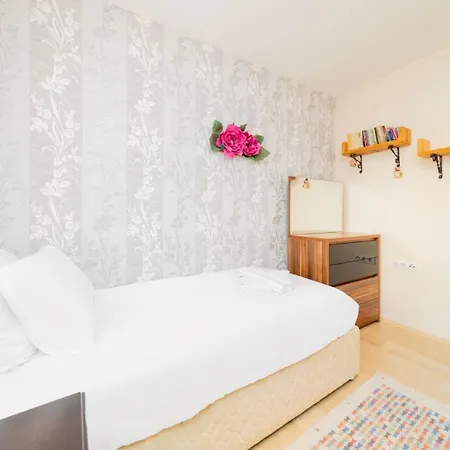 Flat With Balcony 3 Min To Konyaalti